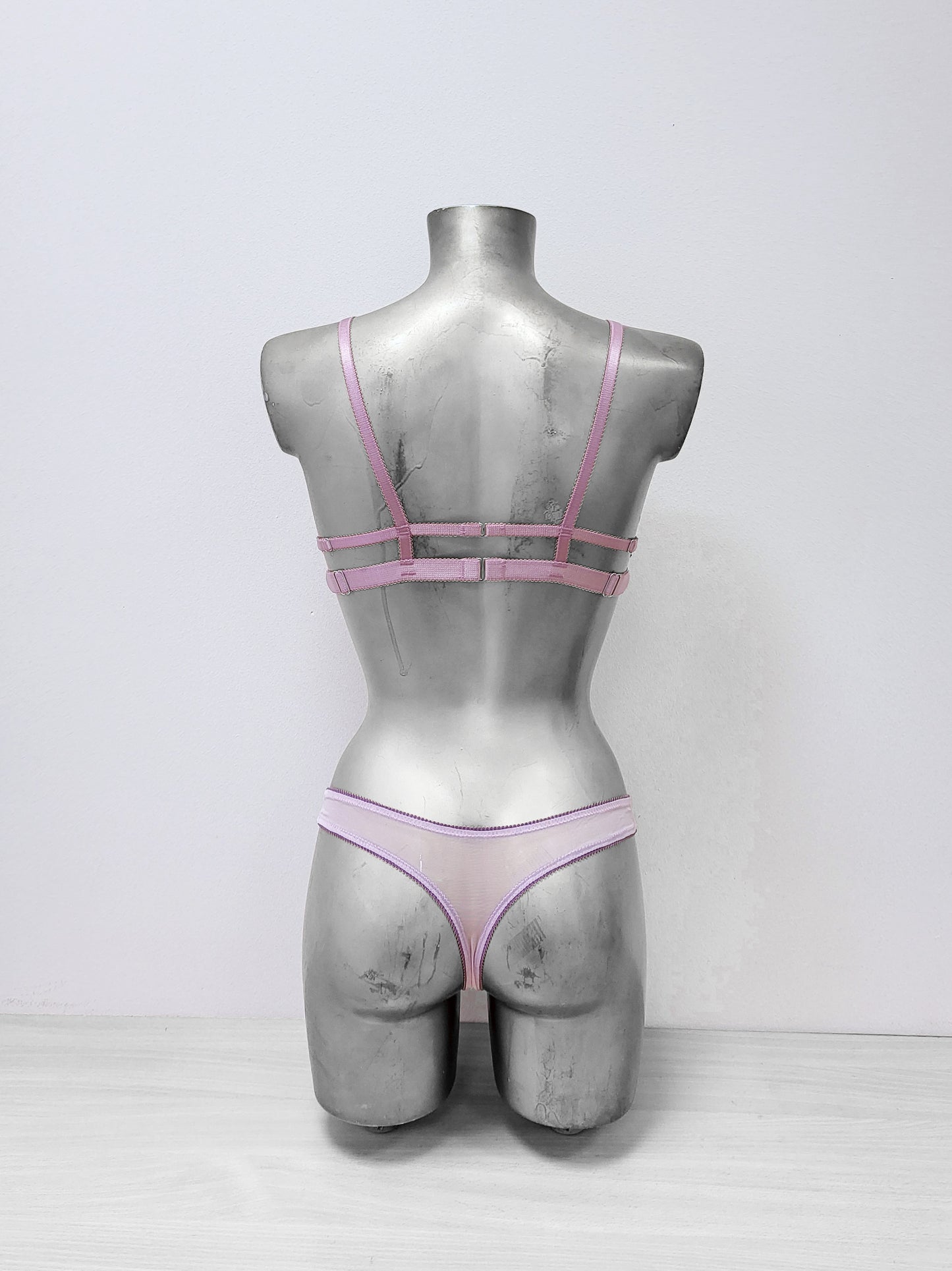 Teresa - women lace lingerie set, lace bralette and thong panties