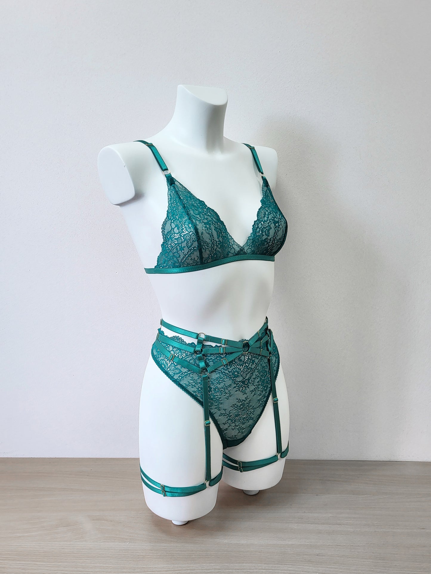 Ivy - female lingerie set with open back panties