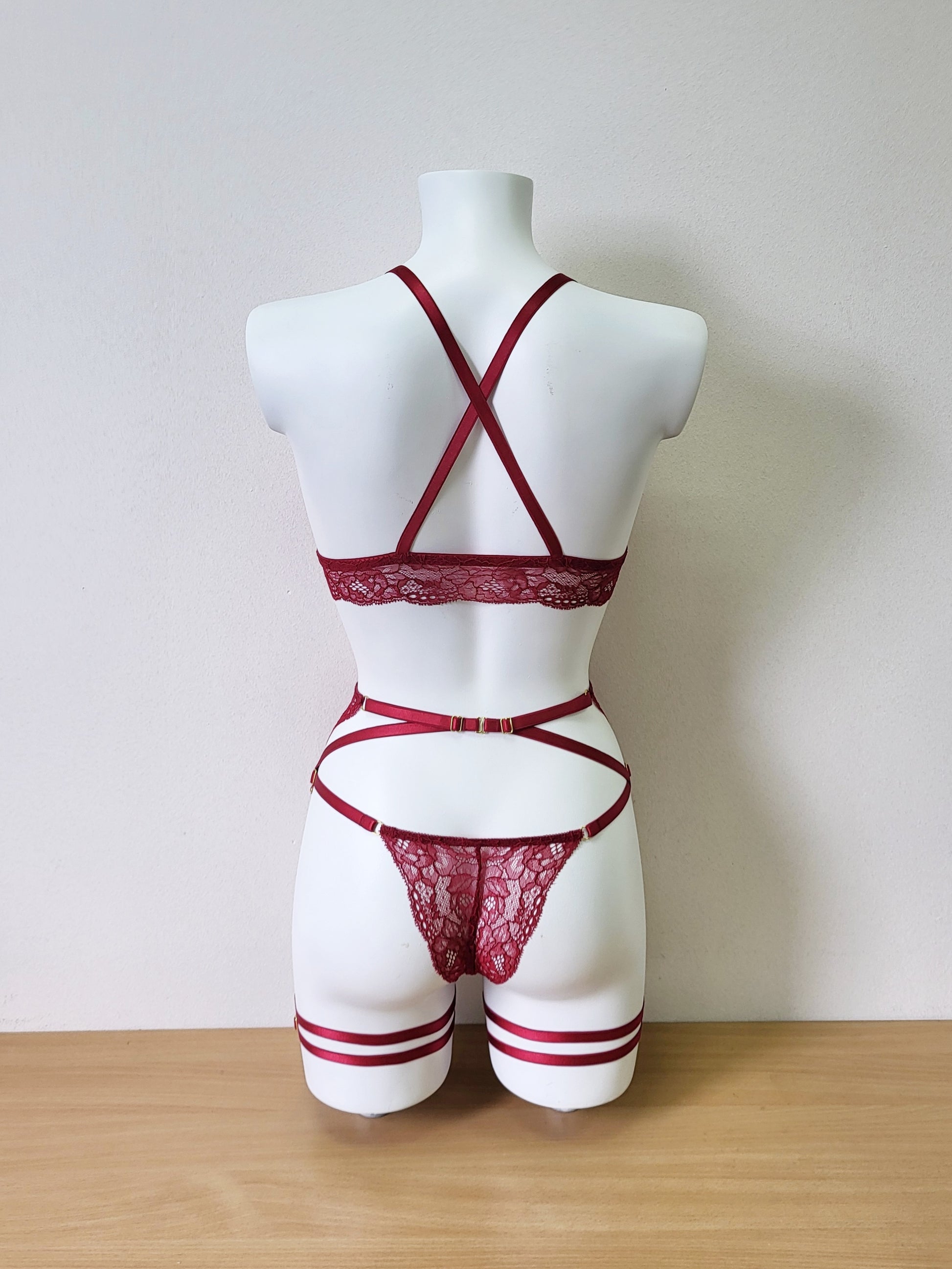 Lily - red women honeymoon lace lingerie set Eve&Shadow Lily - red women honeymoon lace lingerie set Eve&Shadow