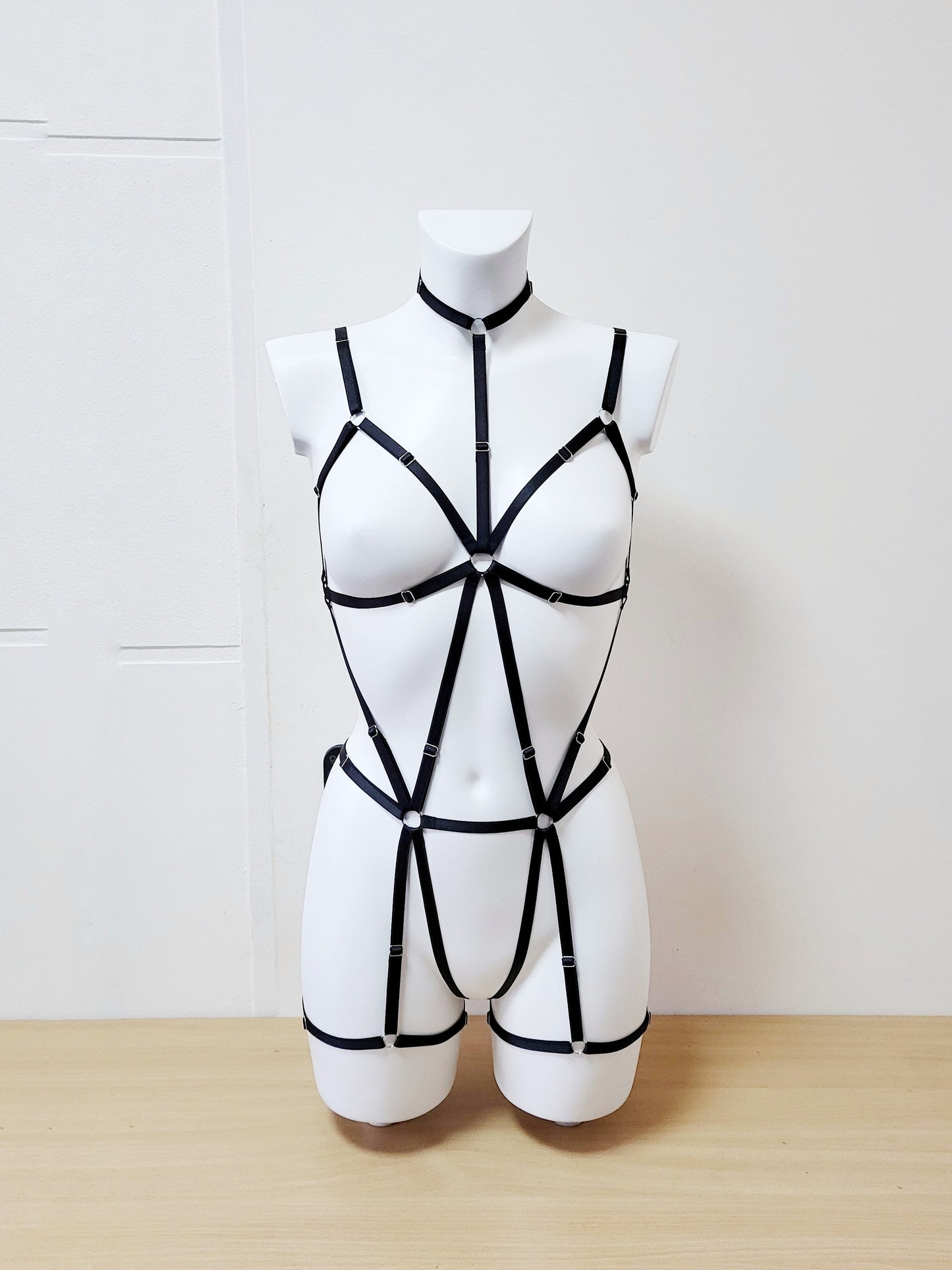 Pandia - bondage woman body harness lingerie