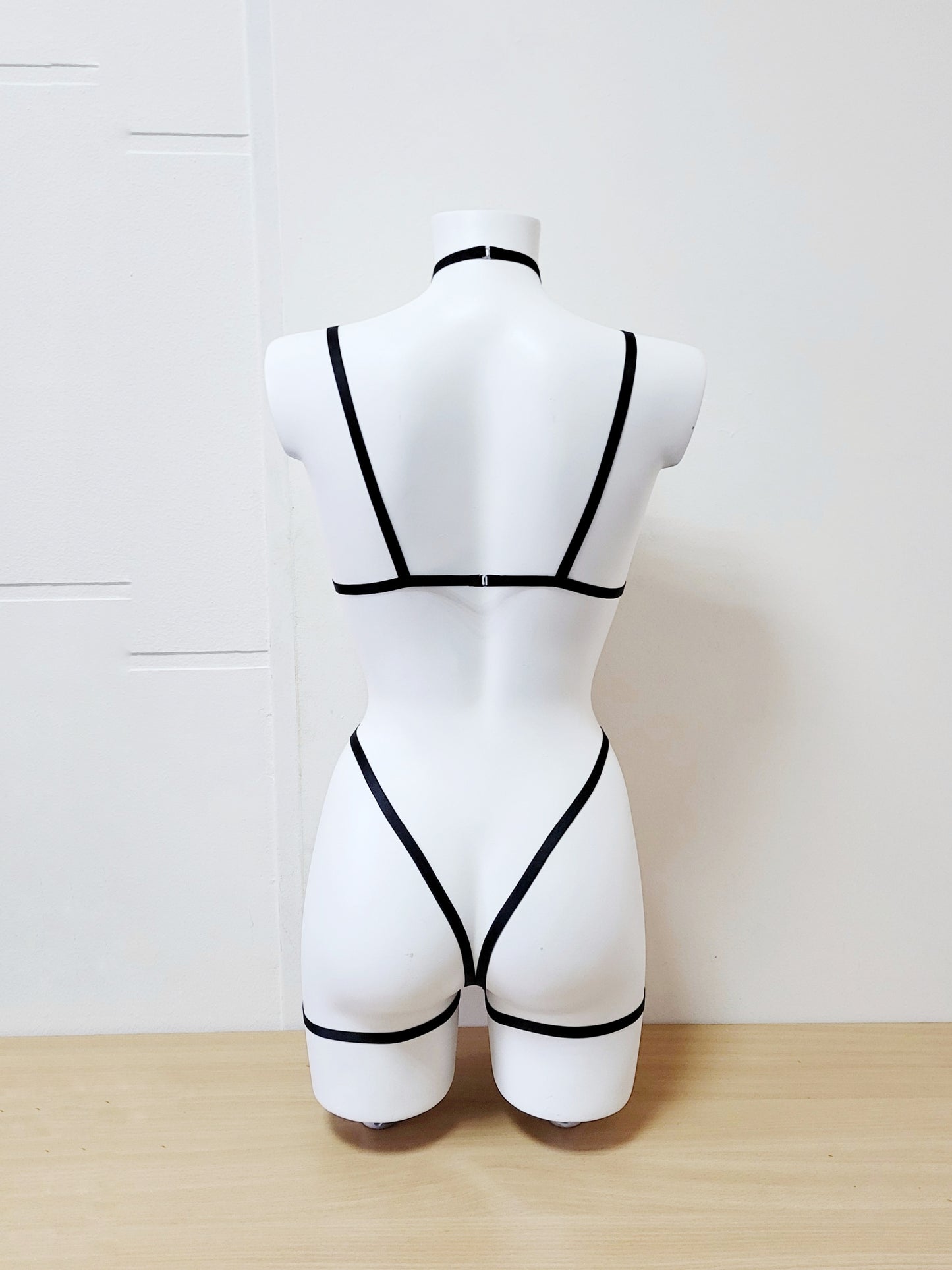 Pandia - bondage woman body harness lingerie