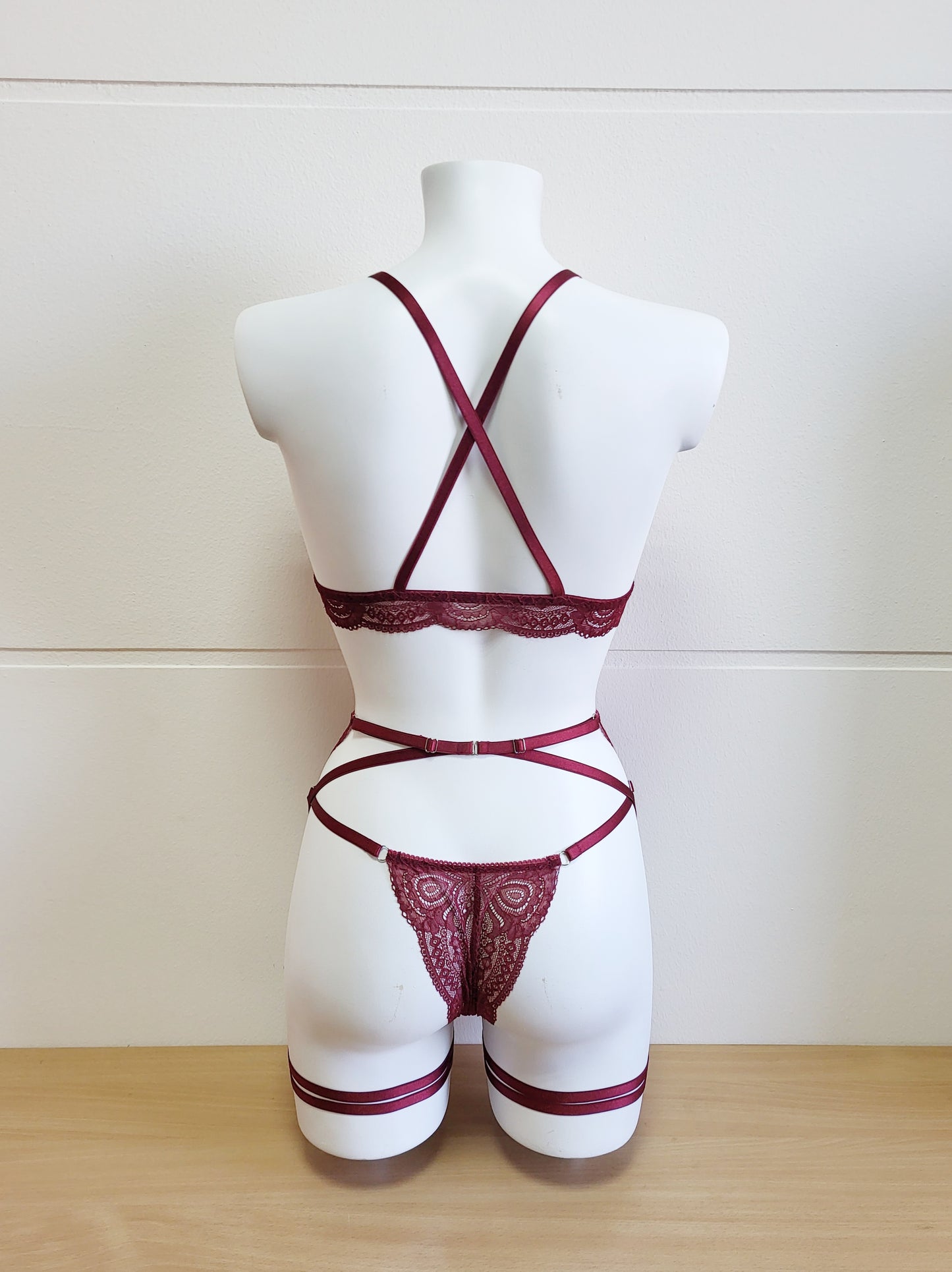 Lily - burgundy women lace lingerie set