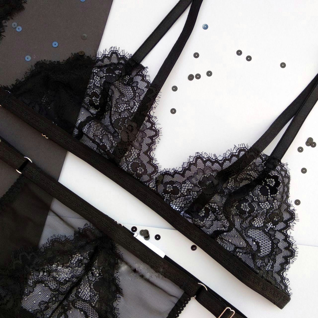 Delilah - black lace lingerie set with high wasited panties