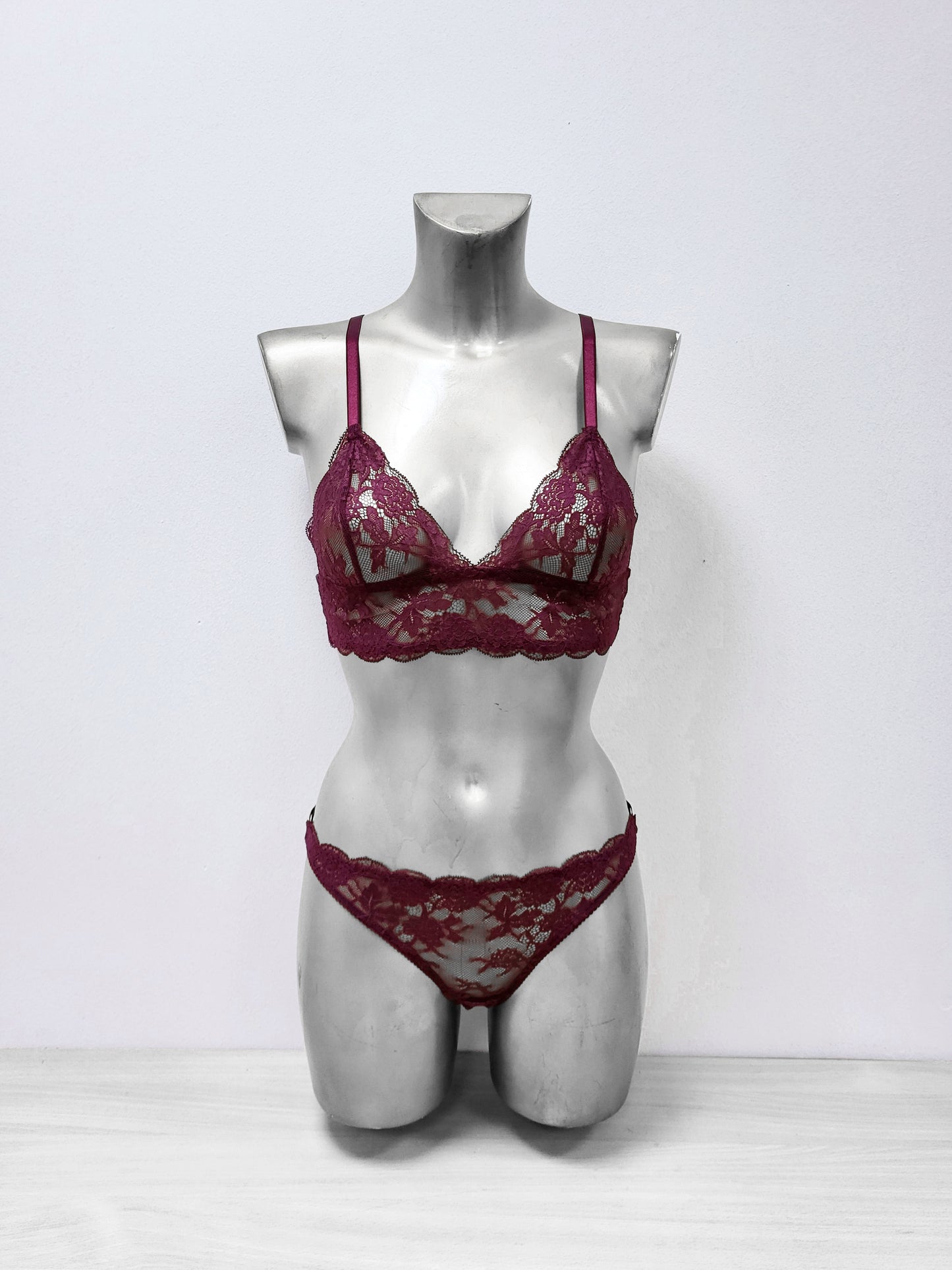 Buffy - burgundy lace lingerie set with open back panties
