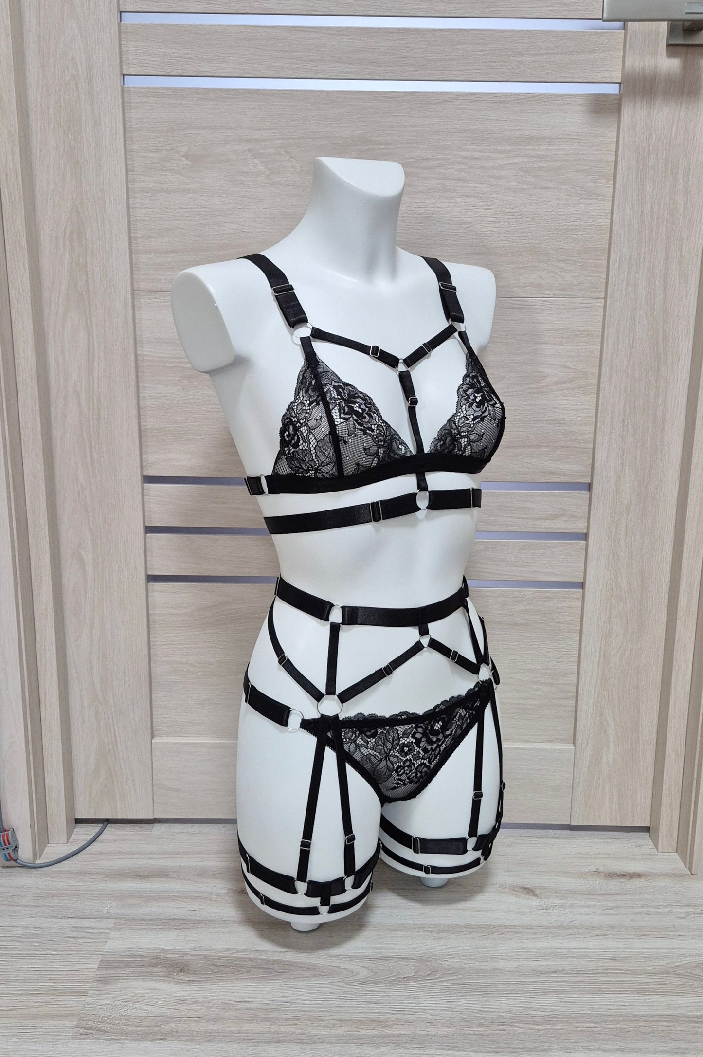 Darla - black lace premium lingerie set female
