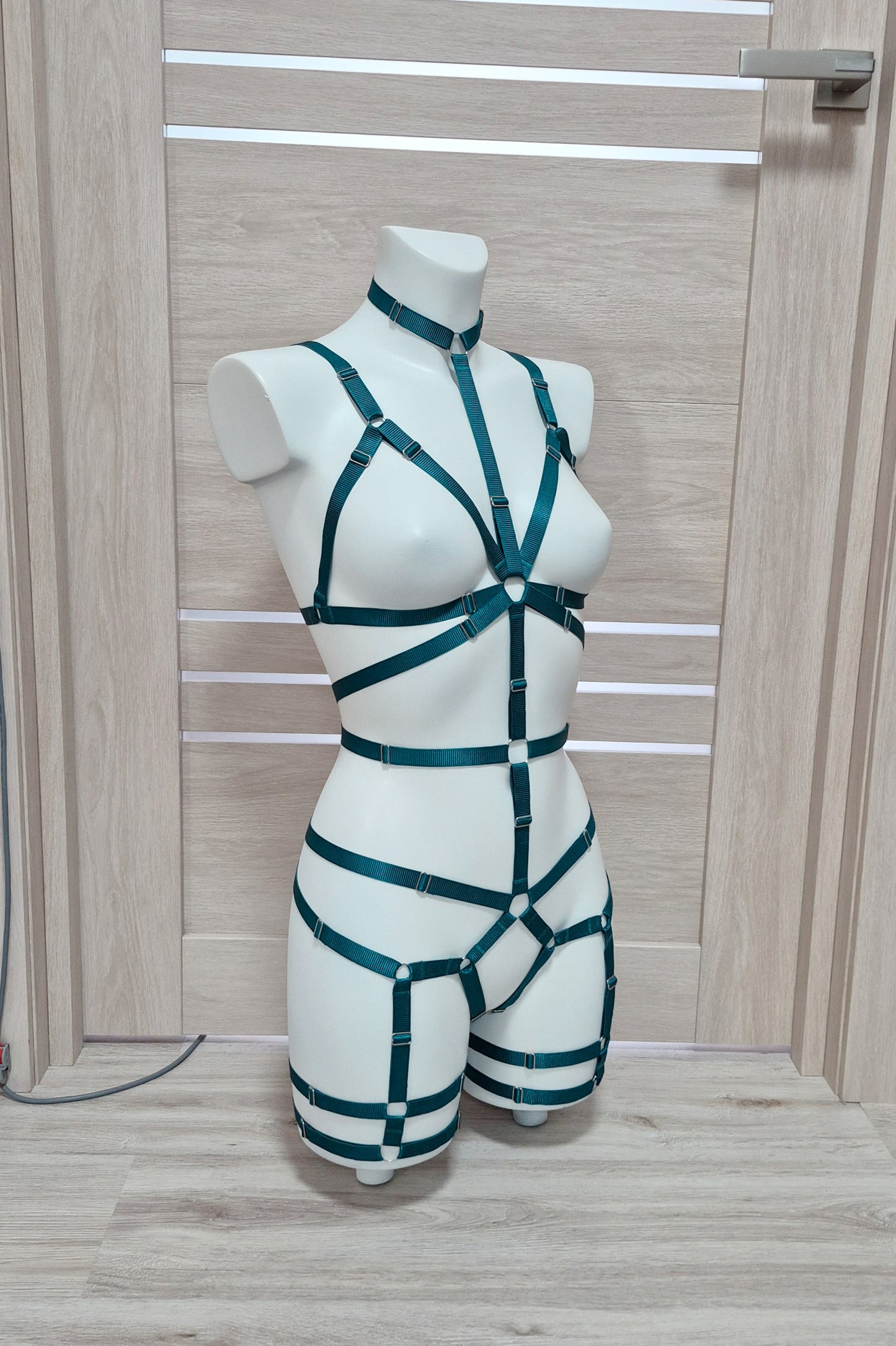 Siren - emerald green festival female outfit