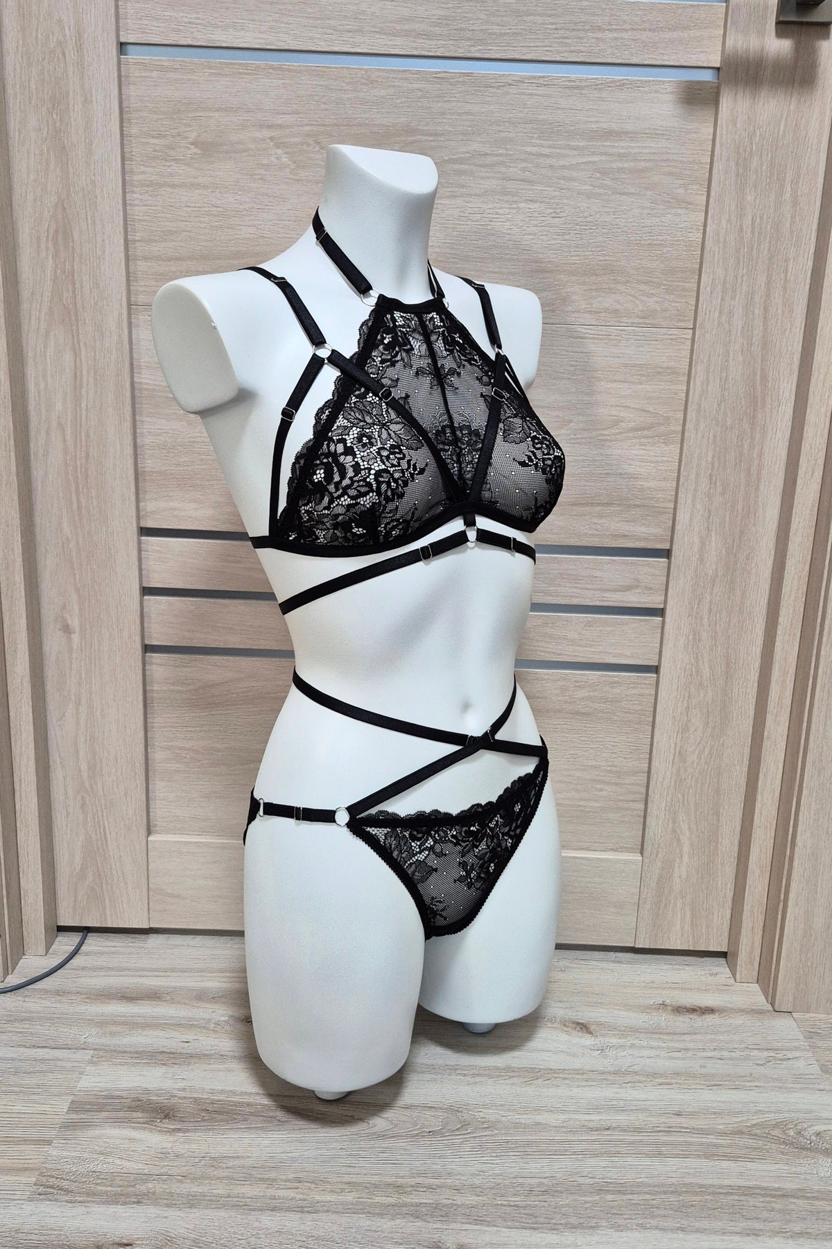 Drusilla - black halter lace lingerie set