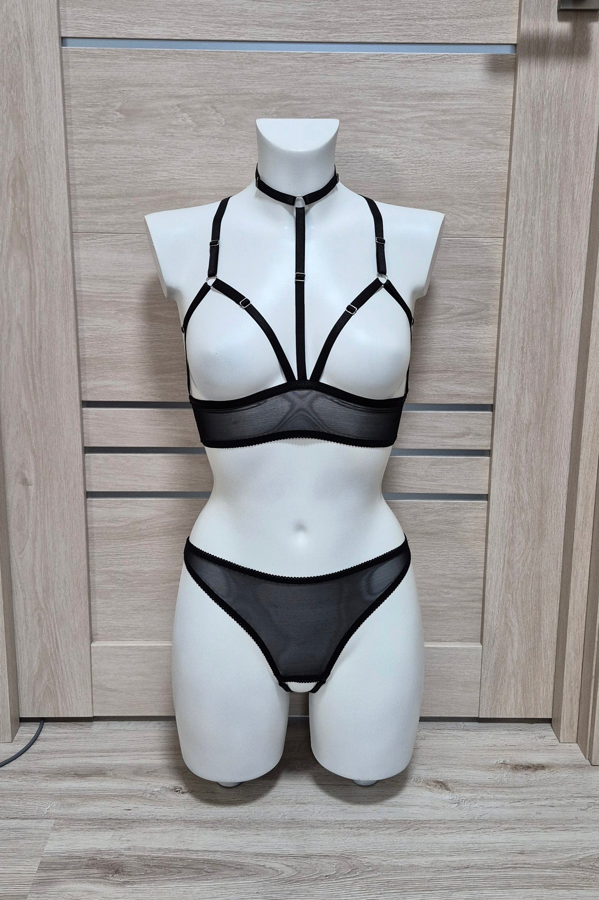Skadi - black mesh crotchless lingerie set women