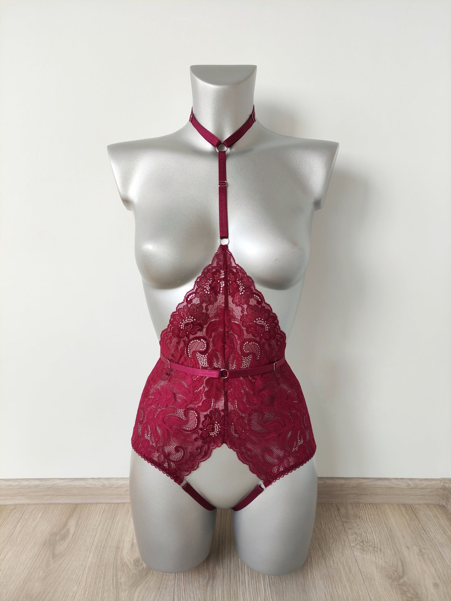 Calliope - crotchless lace bodysuit