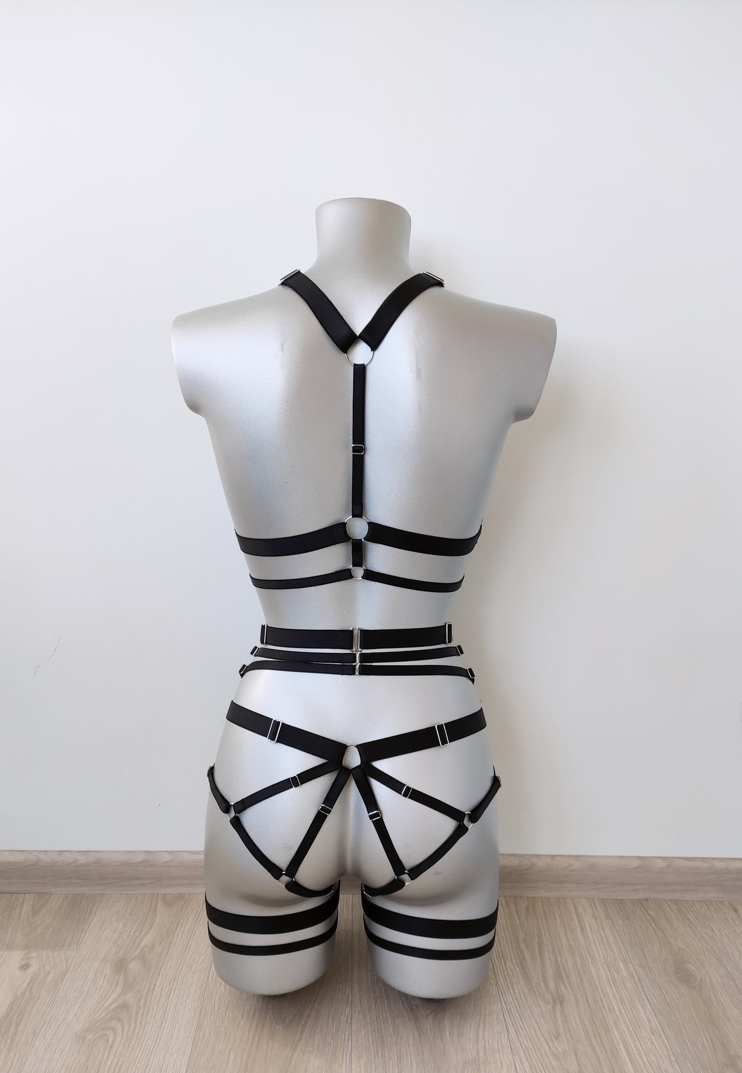 Chaos - black women leather harness set