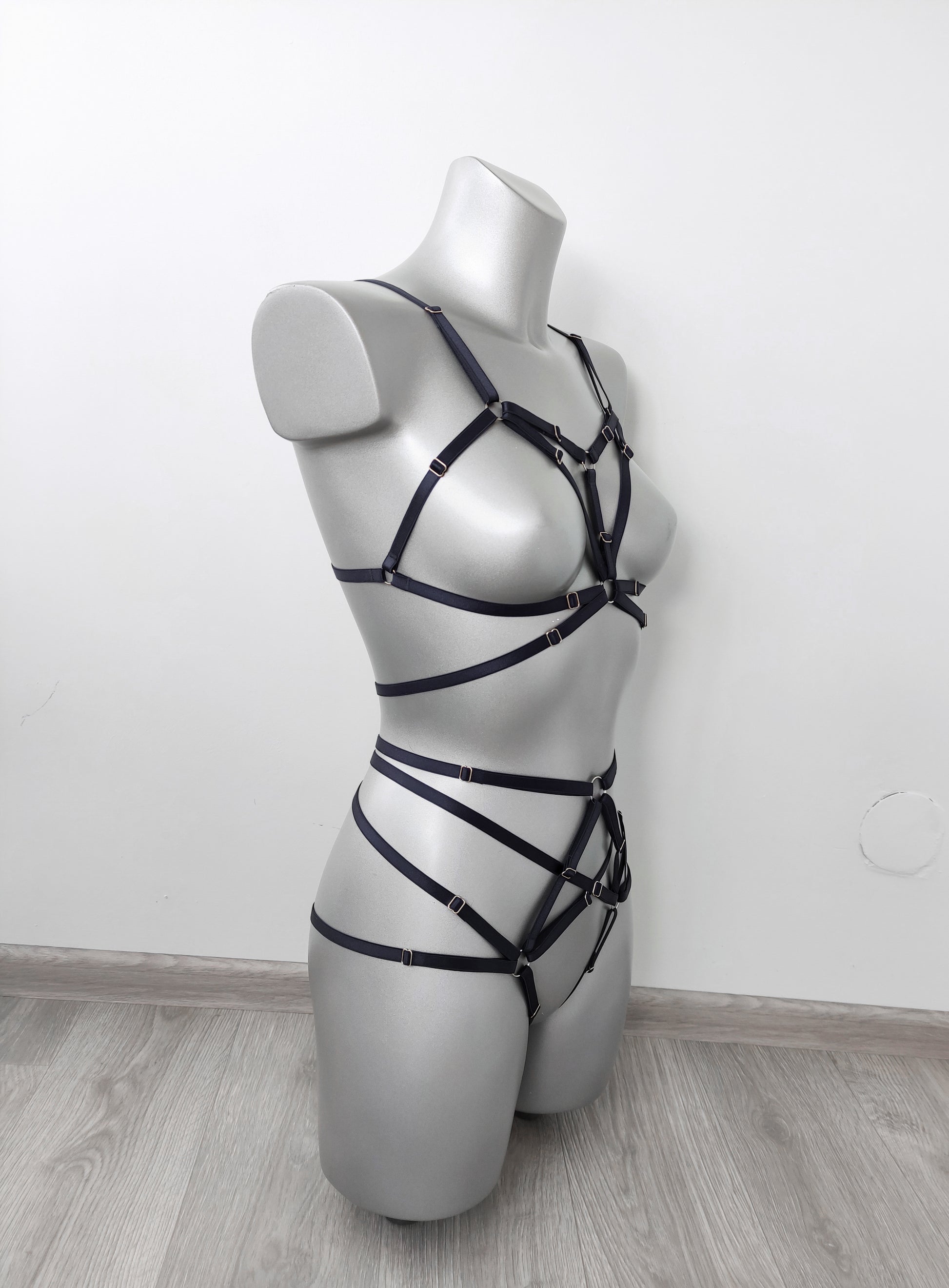 Kitana - woman open crotch cupless bra lingerie set Eve&Shadow Kitana - woman open crotch cupless bra lingerie set Eve&Shadow