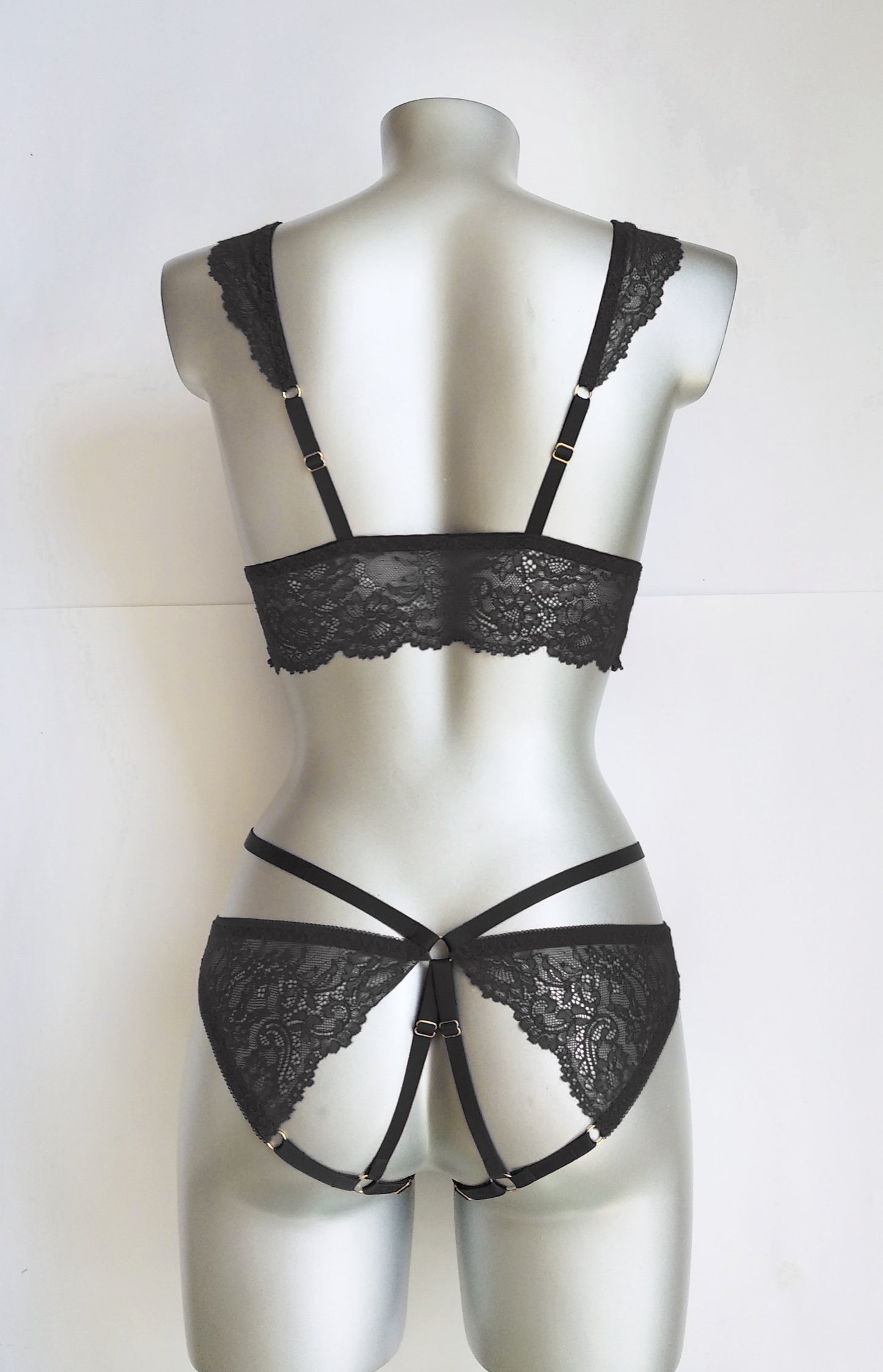 Cleopatra - black cupless bra and crotchless panty set