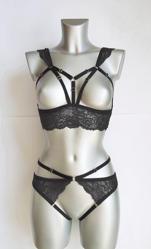 Cleopatra - black cupless bra and crotchless panty set