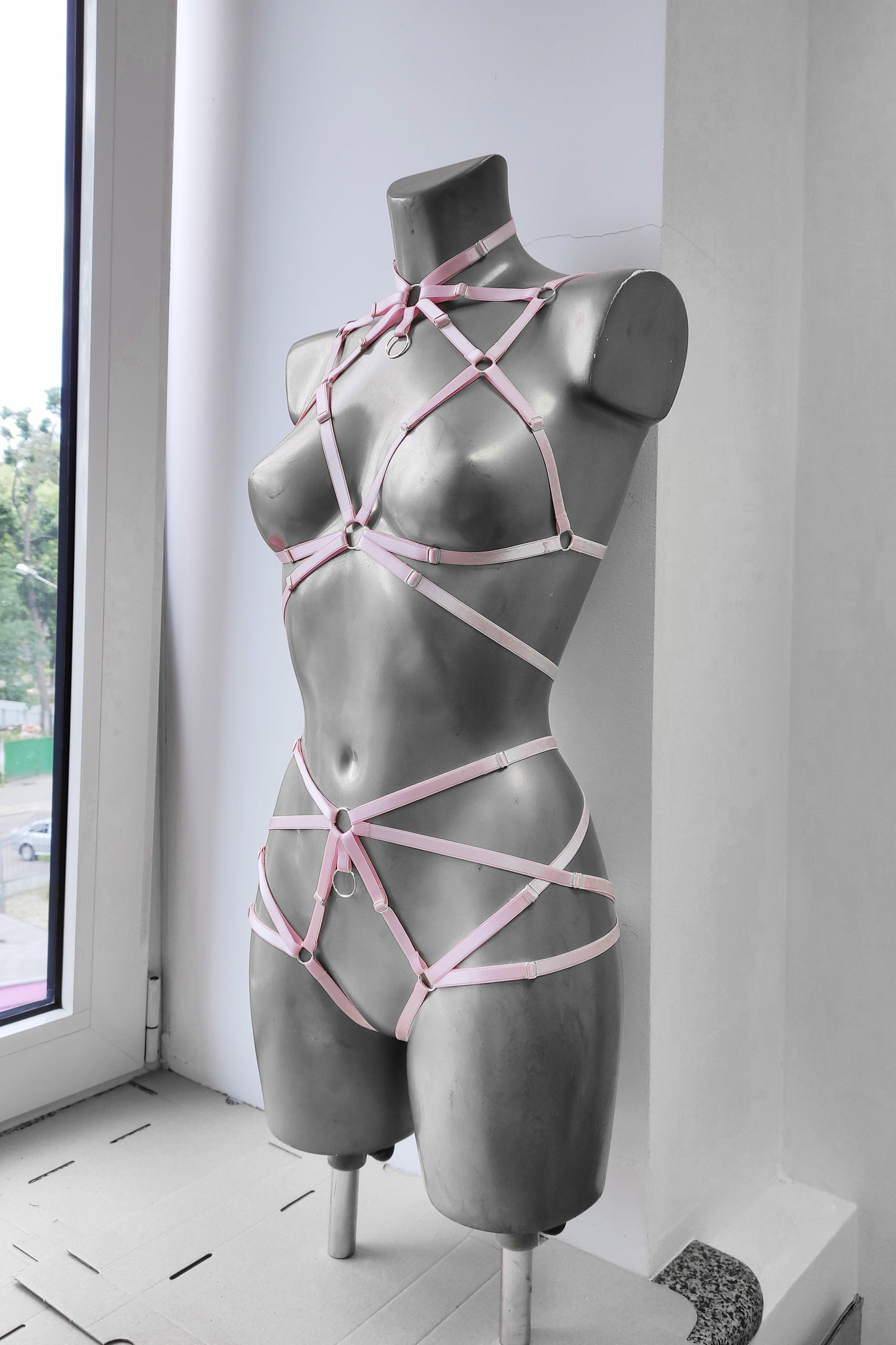 Hypnos - pink female harness lingerie set with collar
