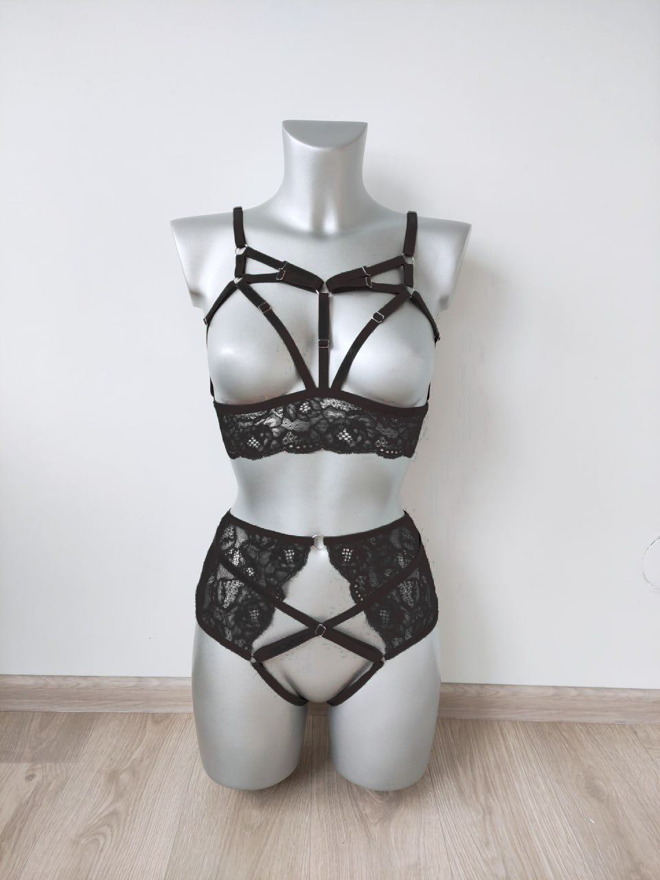 Freya - black lace crotchless women lingerie set