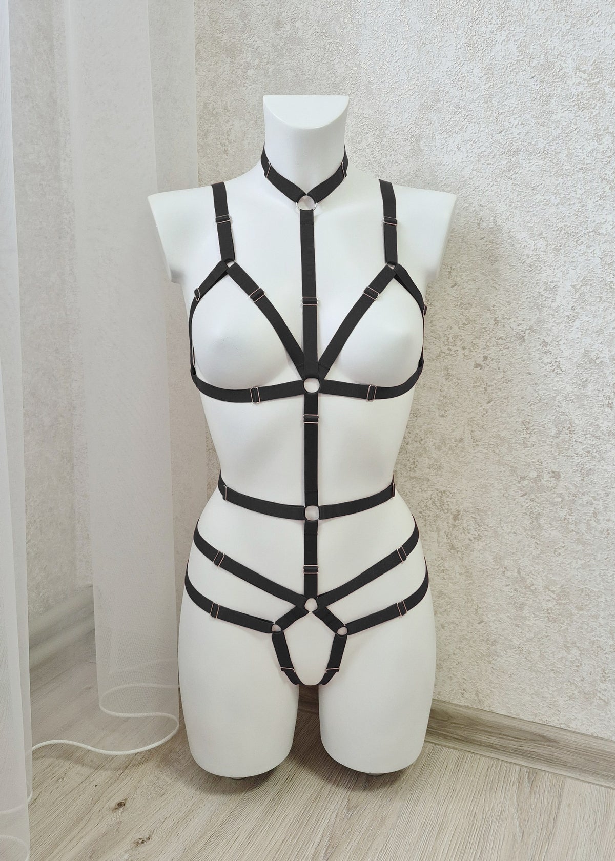 Tyr - black fullbody women harness